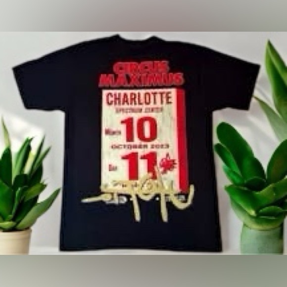 NWOT Travis Scott Utopia Is In Charlotte T-shirt - Picture 2 of 2